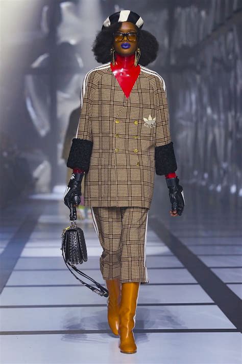 defile gucci hiver 2023|leitmotiv gucci 2023.